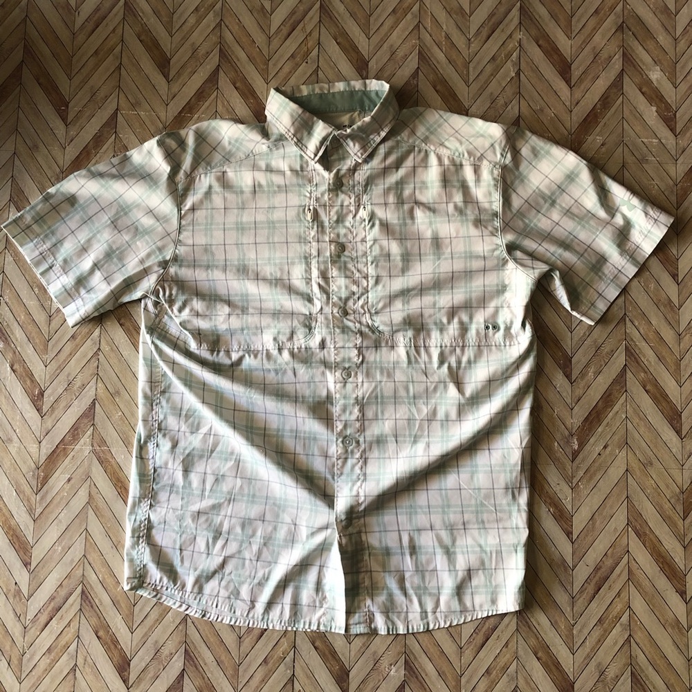 Under Armour Men’s Heat Gear Short Sleeve Light Plaid Button Down Size Medium